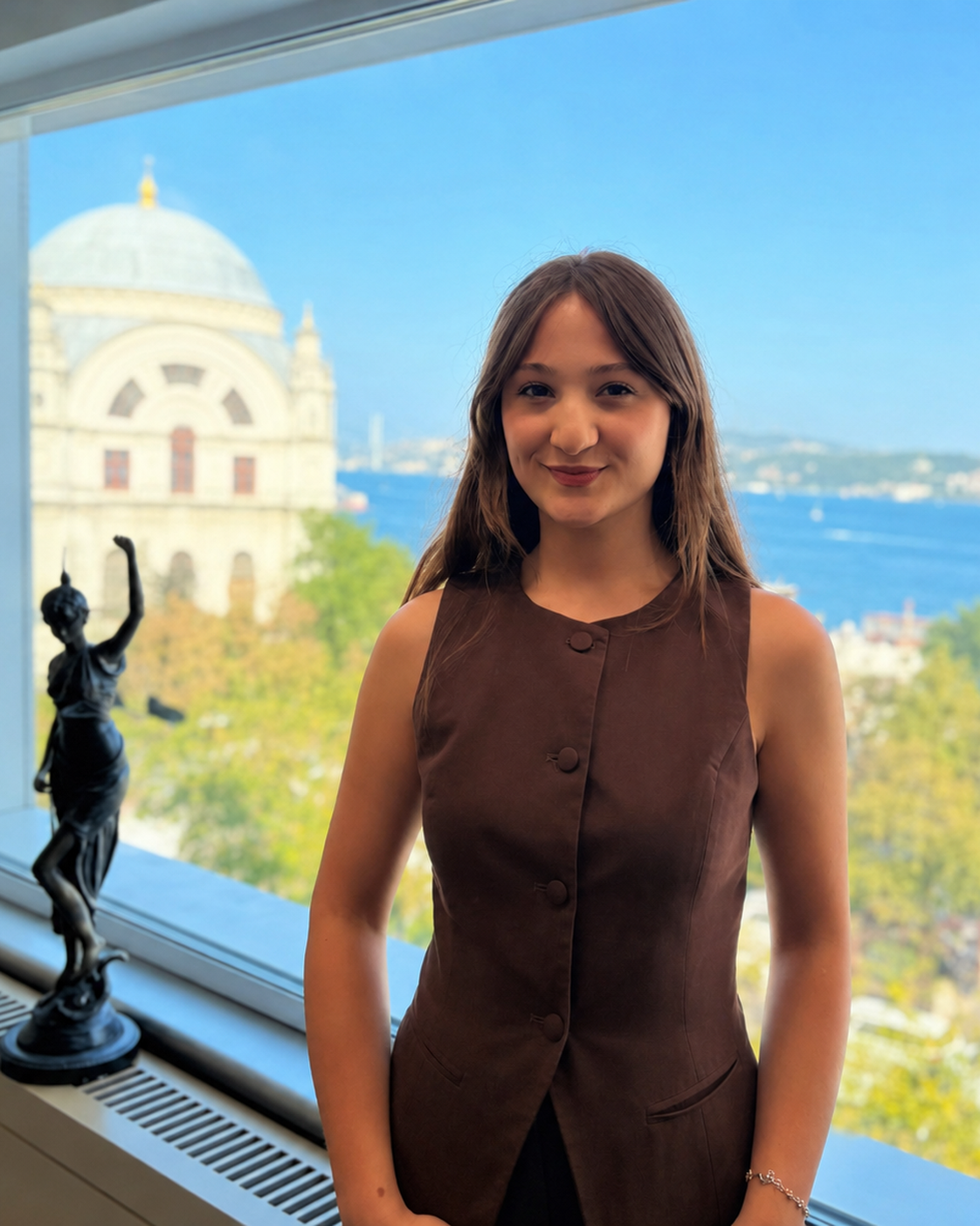 https://seymenoglu.av.tr/wp-content/uploads/2026/08/ZEHRA_1122x1402_dolgu_kirpma.png